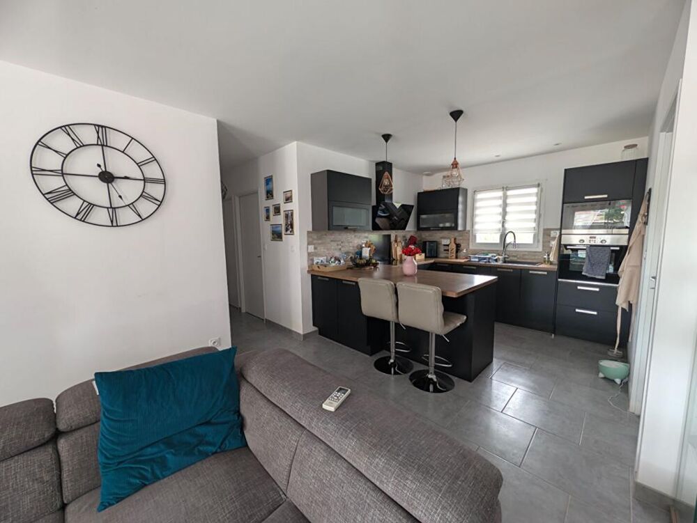 Vente Maison Maison  3 pièce(s) 83.59 m2 Sigogne  Cris référence 464687 SOUS OFFRE Sigogne