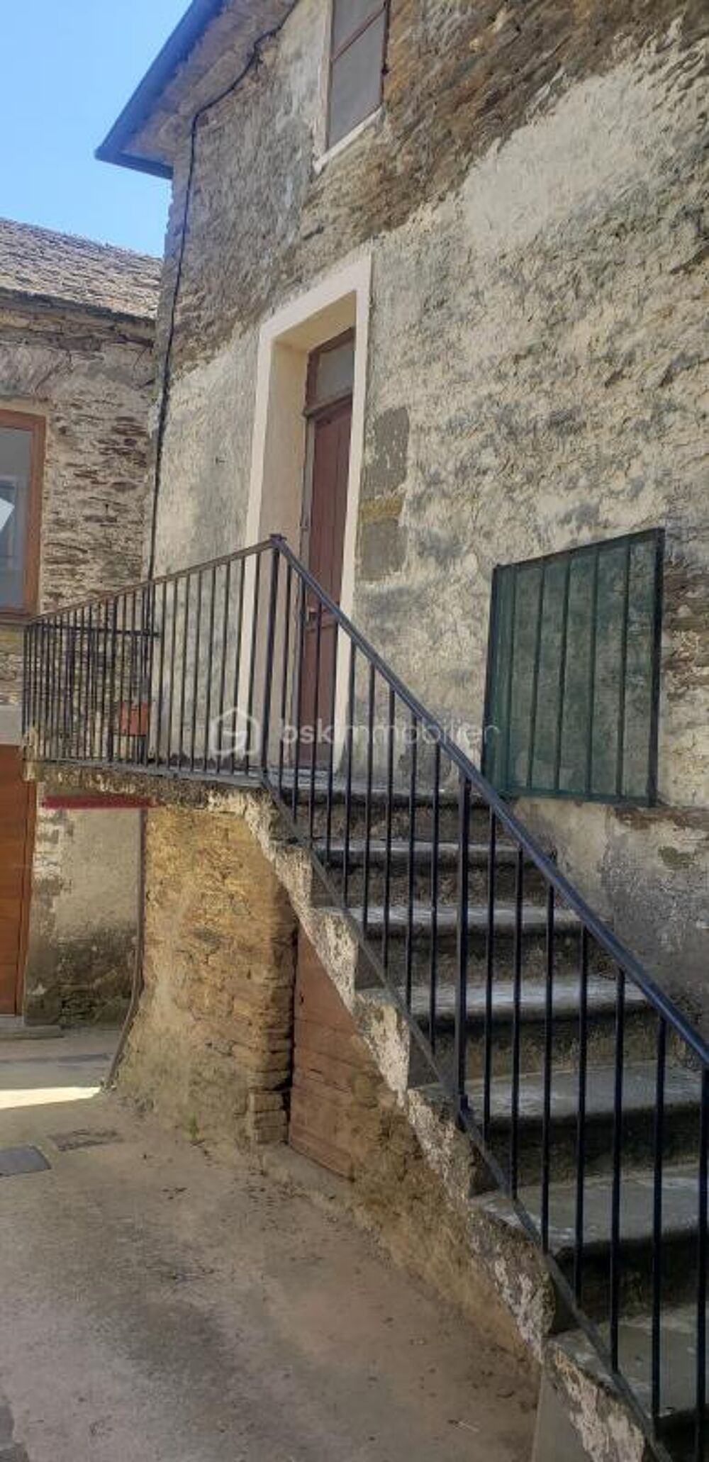 À découvrir sans tarder : une maison pleine de charme au coeur dun village typique de Lozère ?