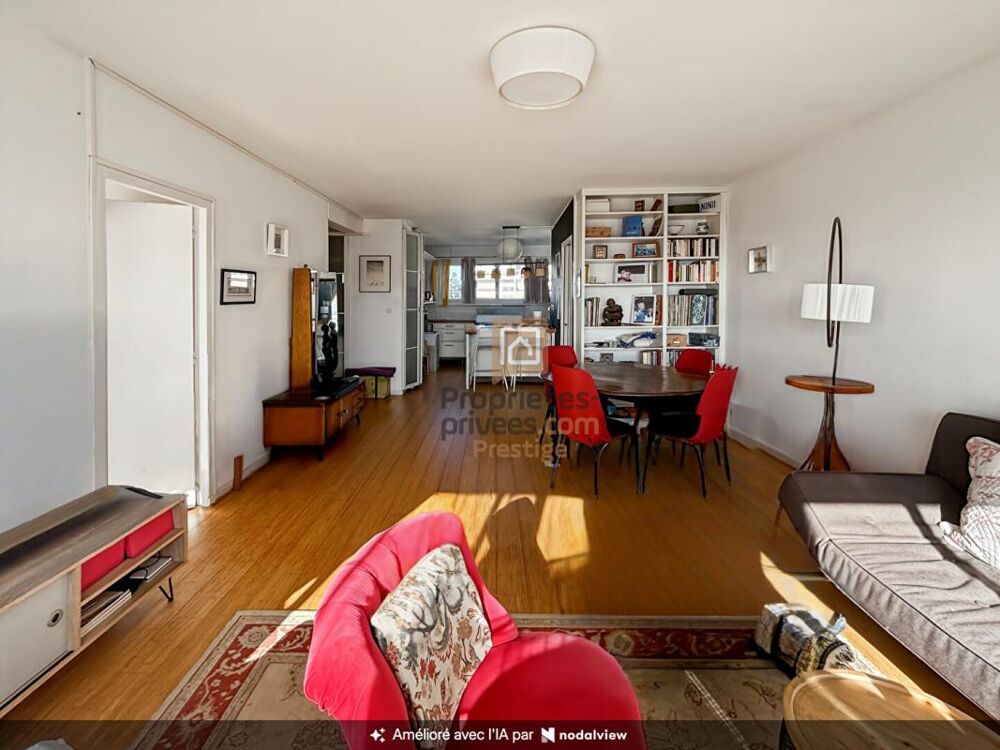 Ensemble de deux appartements situés sur le même palier, offrant au total 6 chambres avec balcon