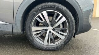 3008 II 1.6 THP 225 Hybride e-EAT8 Roadtrip 2021 occasion 14700 Aubigny
