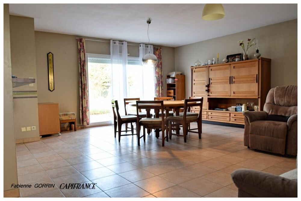 Maison à vendre 5 pièces SAINT JEAN DE LIVERSAY (17) PLAIN PIED, 3 CHAMBRES, GARAGE, TERRAIN CLOS, VUE DEGAGEE SANS VIS A VIS