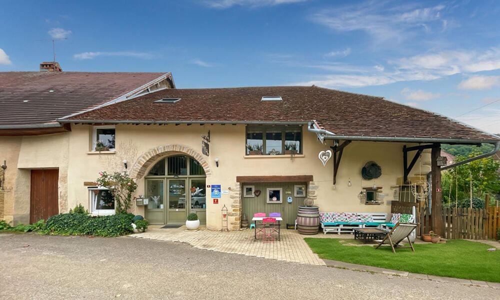 Vente Maison Pupillin - Demeure de charme - 362 m2 - 7 chambres Pupillin