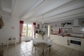 Propriété/château à vendre 9 pièces 255 m²