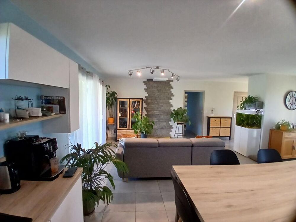 Maison de 115m², 6 pièces piscine et panneaux photovoltaïques