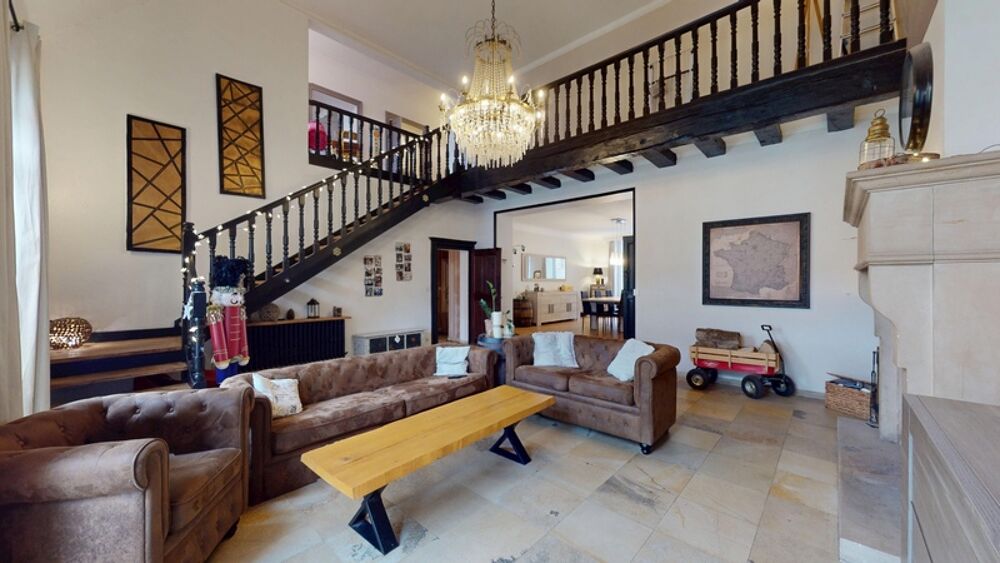 À vendre, ensemble immobilier comprenant une maison d'habitation de caractère et 6 appartements en location
