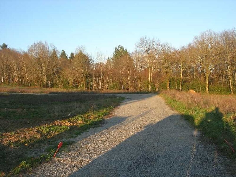 Vente Terrain A VERNEUIL SUR VIENNE DANS UN PETIT LOTISSEMENT TERRAIN PLAT VIABILISE A BATIR DE 1040 M Verneuil sur vienne