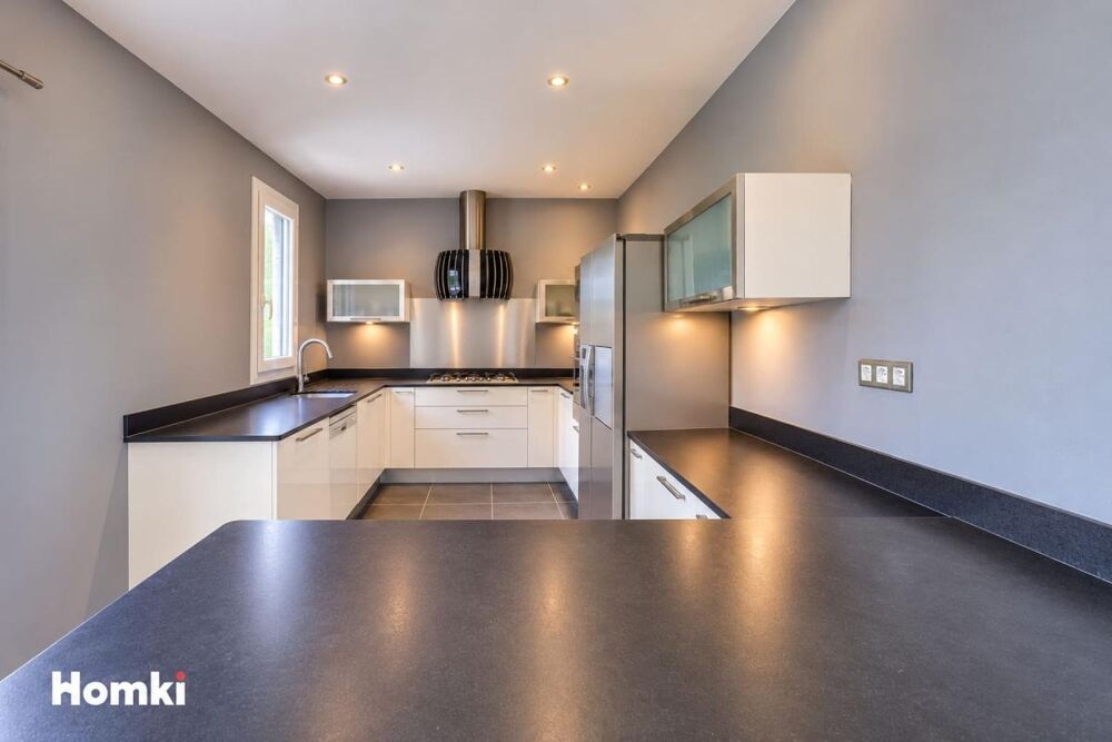 Vente Maison Maison/Villa T6 de 136 m² à Saint-Mandrier-sur-Mer 83430 Saint mandrier sur mer