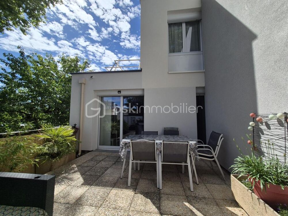 Grand appartement en triplex de 101 m2 avec grande terrasse !!