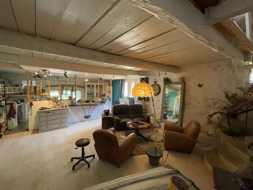 Vente Propriété/Château Propriété en pierres avec 2 maisons et 3 hectares de terrain – La Piarre (05) La piarre