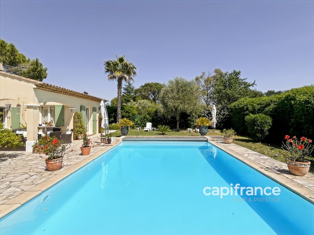 Villa provençale 4 chambres avec piscine BAGNOLS EN FORET (83)
