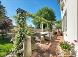 Villa à vendre 9 pièces 215 m²