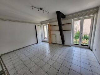  Appartement à louer 4 pièces 100 m²