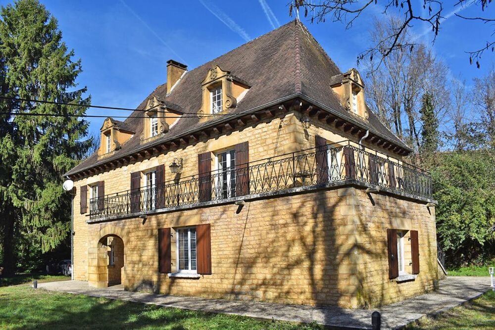 Maison de caractère à Sarlat avec appartement de 200 m2