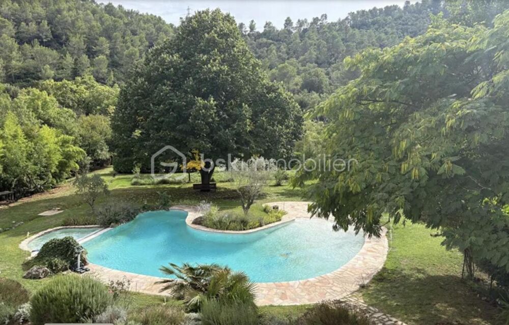 ? Propriété dexception  7 pièces  250 m²  Méounes-lès-Montrieux