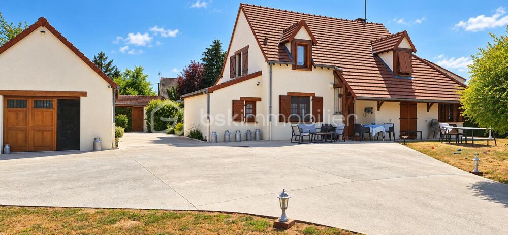 Vente Maison BELLE DEMEURE AVEC PISCINE ET SPA - 160m², 4 CHAMBRES, GRANDE VÉRANDA, TERRAIN CLOS DE 1520m², SANS VIS- Å- VIS Longueville