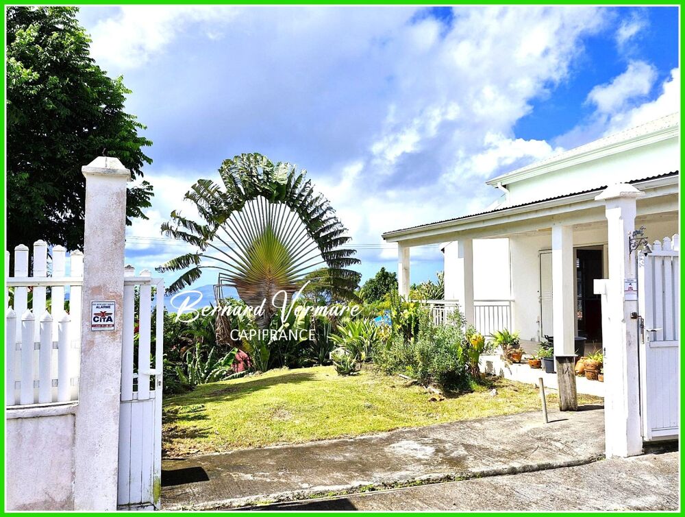 Maison vue mer et les Saintes - 7 pièces - 4 chambres - 130 m² sur terrain 1000m²