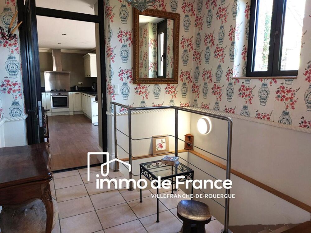 Maison de charme T5 rénovée 175 m2 avec jardin paysager et piscine proche centre ville