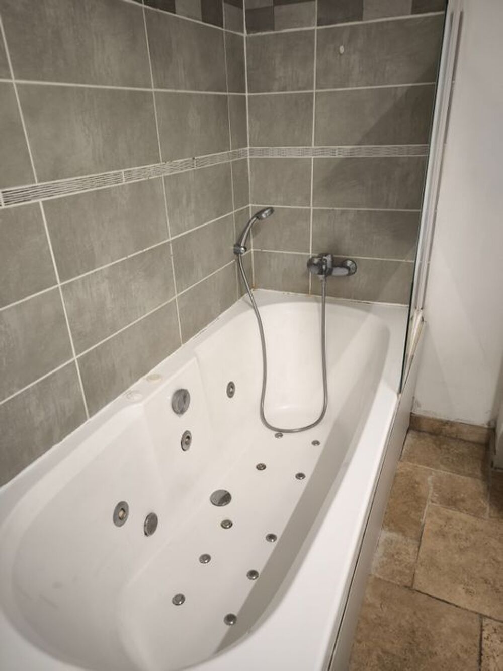 Location Appartement Studio de 22m2 à louer sur L'Isle-sur-la-Sorgue L isle sur la sorgue