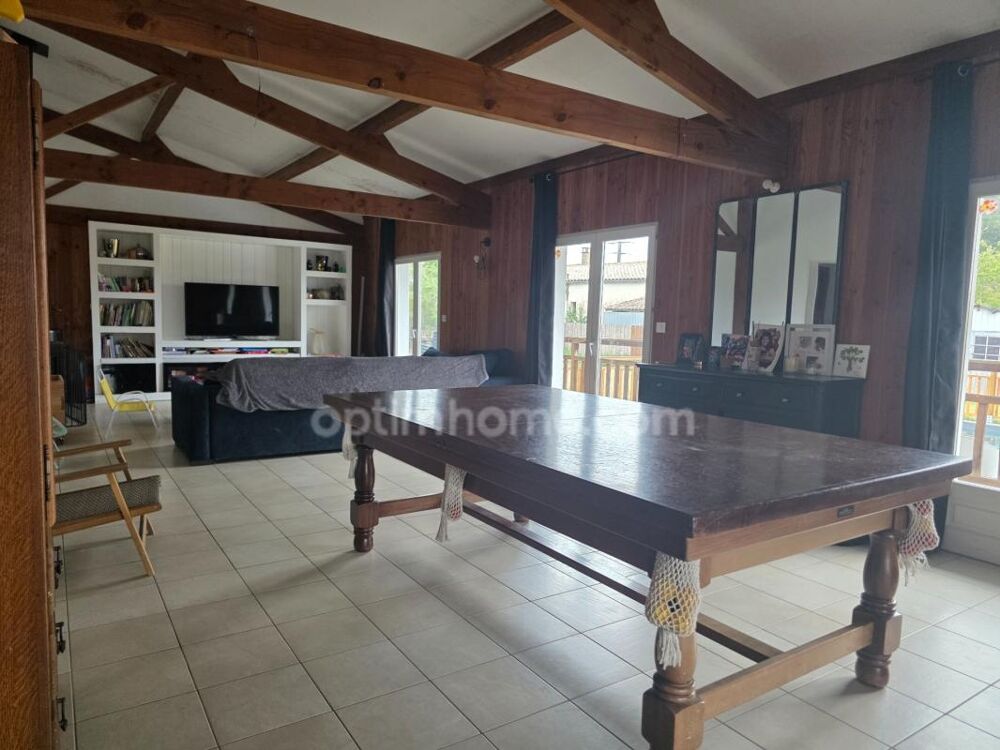 Maison familiale 220 m²  DPE B  Piscine  Grand garage  Plus de 6 300 m² de terrain  Le Fleix