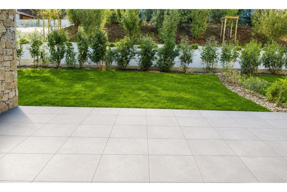 À visiter grand T4 avec généreuse terrasse et jardin à Nîmes