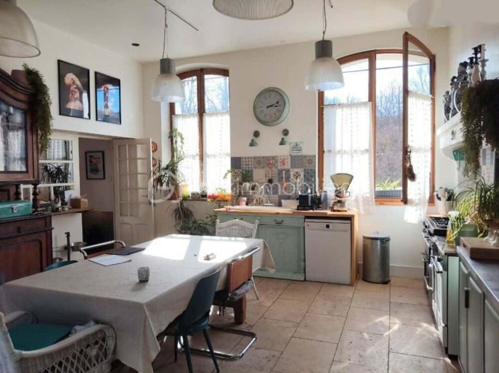 Maison Atypique de Type 6, située à Villefranche du Périgord / Loubéjac 24550