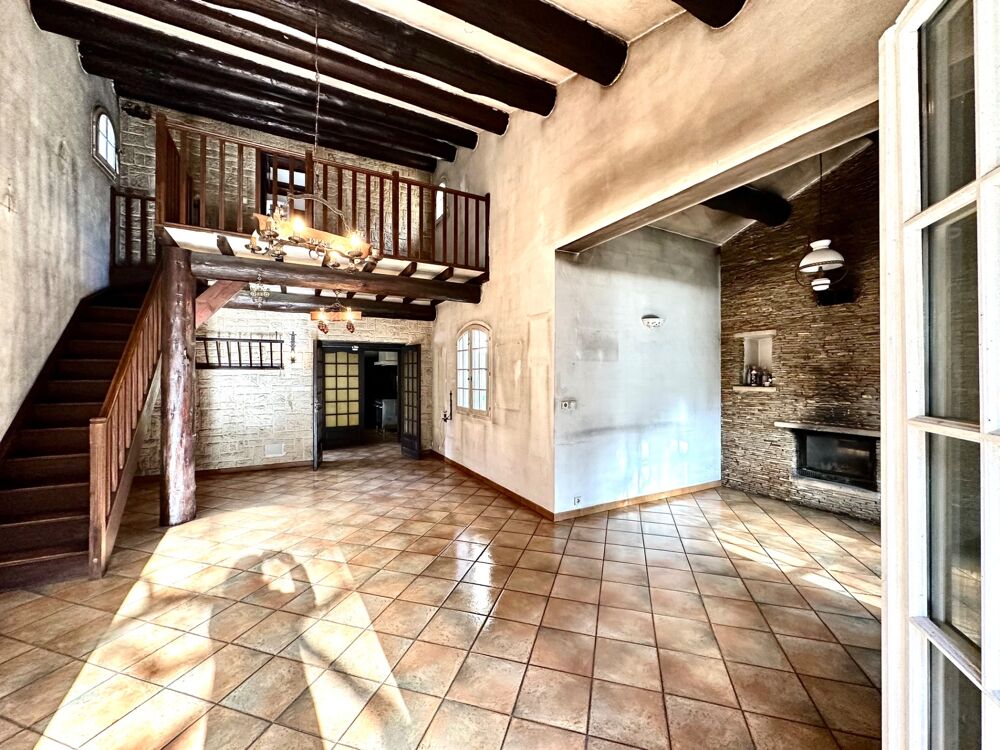 Vente Maison Tourves – Maison de charme de 160m2 avec garage de 23m2, cave et chalet sur 11 800 m² de terrain, au calme absolu Tourves