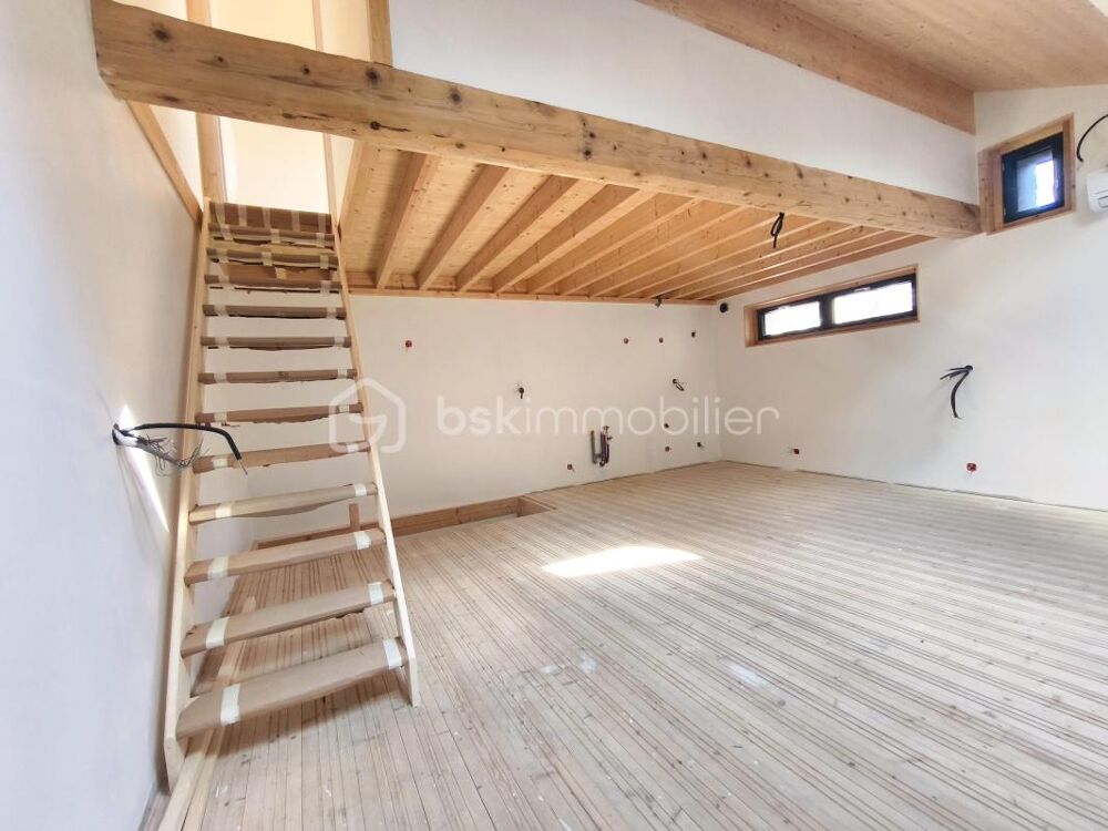 Appartement neuf  85 m²  jamais habité plus garage et climatisation réversible