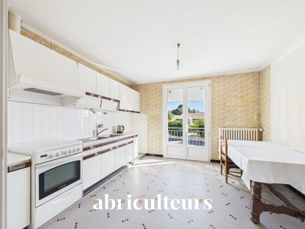 Maison type nantaise , avec grand jardin en vente à bourg de St Hilaire de Clisson (44190)