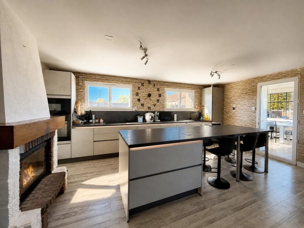 Maison de 7 pièces de 190 m² à Sainte-Verge