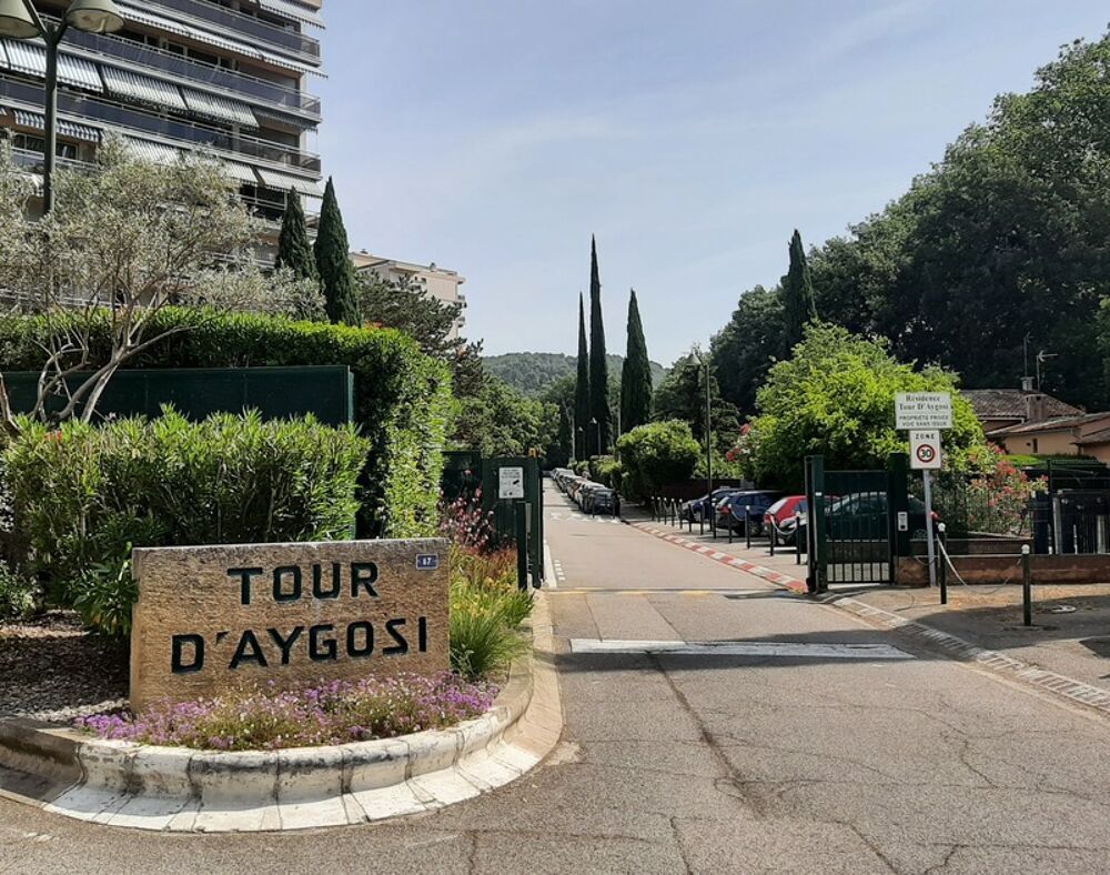 Aix-en-Provence  T2 44 m²  Résidence Tour dAygosi avec piscine