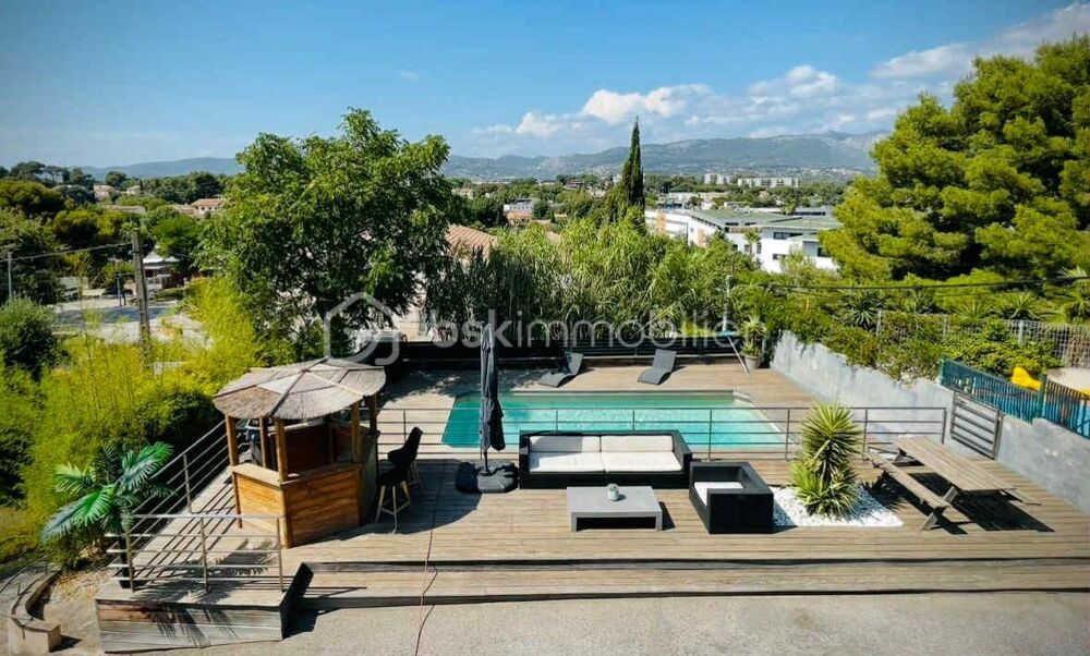 Maison individuelle avec piscine & appartement indépendant !
