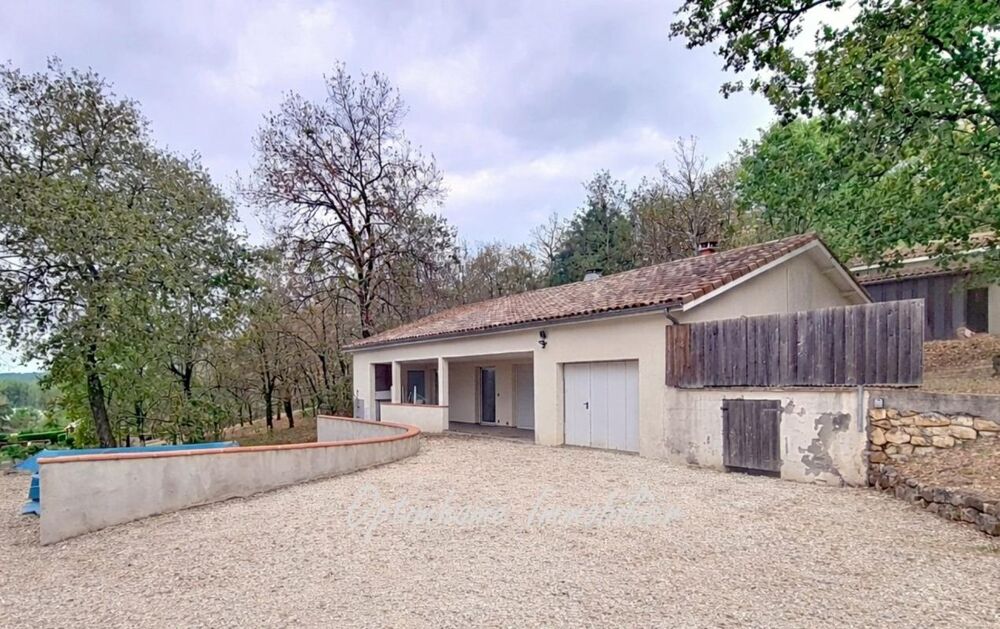 Maison de 2020 avec piscine, garage et jardin dans un environnement calme