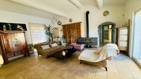   ROGNAC VILLA  TYPE 4 AVEC PISCINE ET GRAND SOUS SOL Villa - 4 pice(s) - 135 m