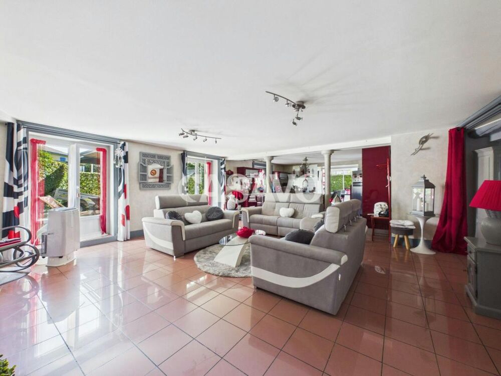 Vente Maison 5 pièces de 195m² - 69700 Givors