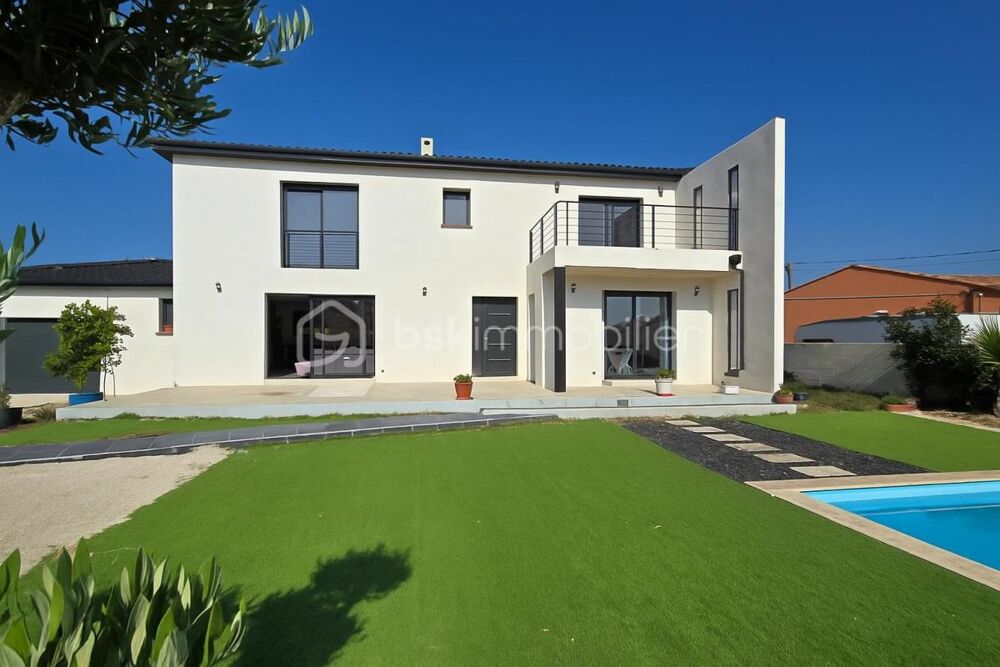 Villa contemporaine avec suite parentale en RDC, piscine, garage et grand jardin