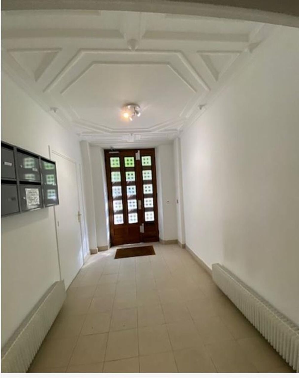   Au pied de la gare de Versailles, bureaux à louer dans un hôtel particulier Versailles