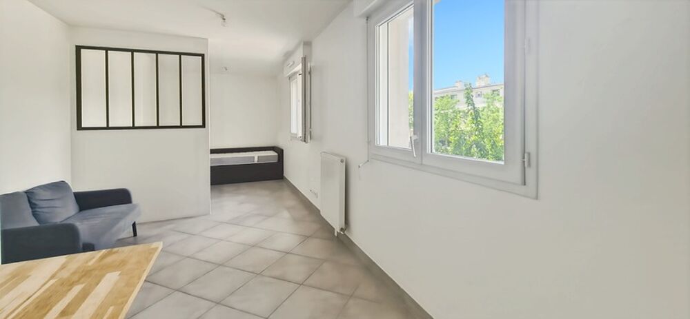 Location Appartement Immeuble récent : studio fonctionnel à 3 min du tram Chatillon