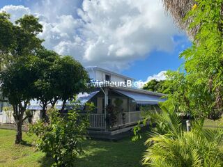Vente Villa Belle villa de 225 m² sur terrain de 1000 m² avec piscine , carbet aménagé et double garage Baie mahault
