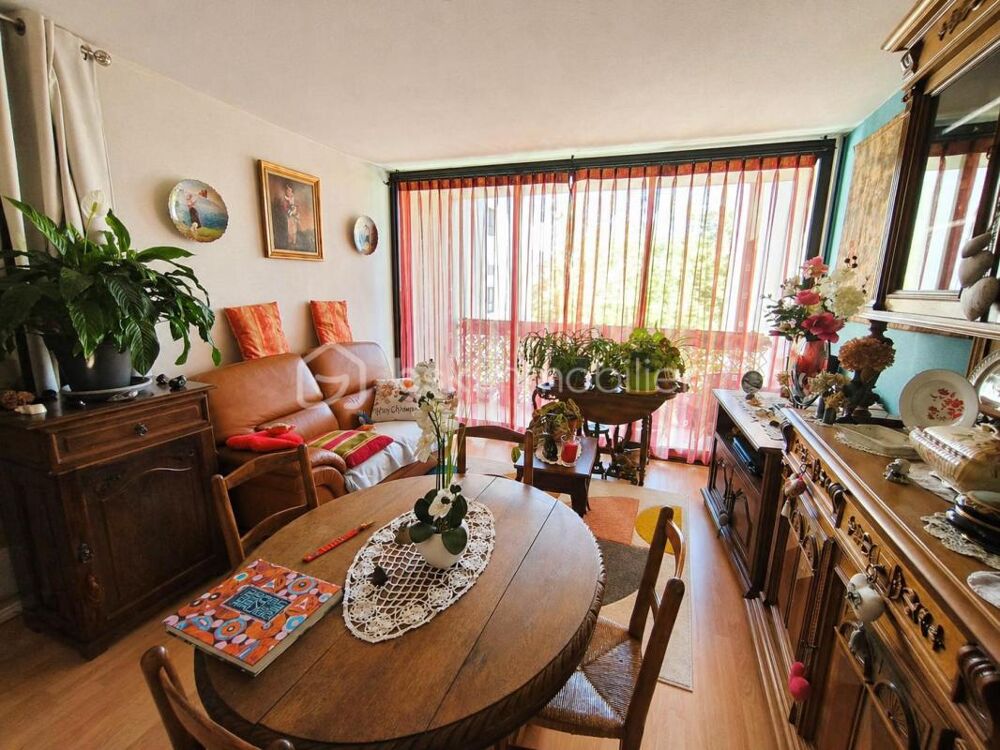 Appartement 2 pièces avec balcon, cave et ascenseur  Investissement locatif  Limoges