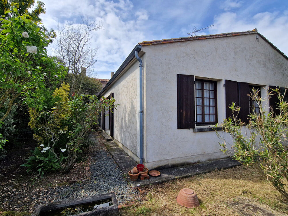 Dpt Charente Maritime (17), à vendre CHATELAILLON proche, maison 103 m² habitales, 3 chambres, bureau et garage