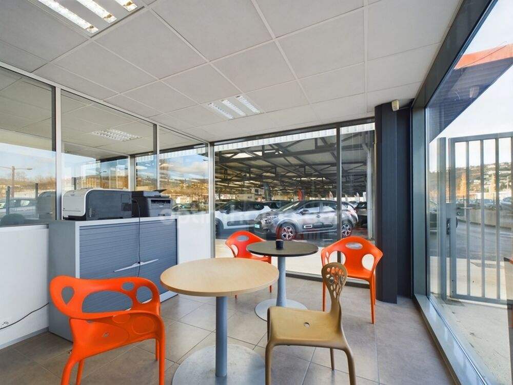   20 MIN DE LYON - BUREAU A LA LOCATION AVEC VITRINE Givors