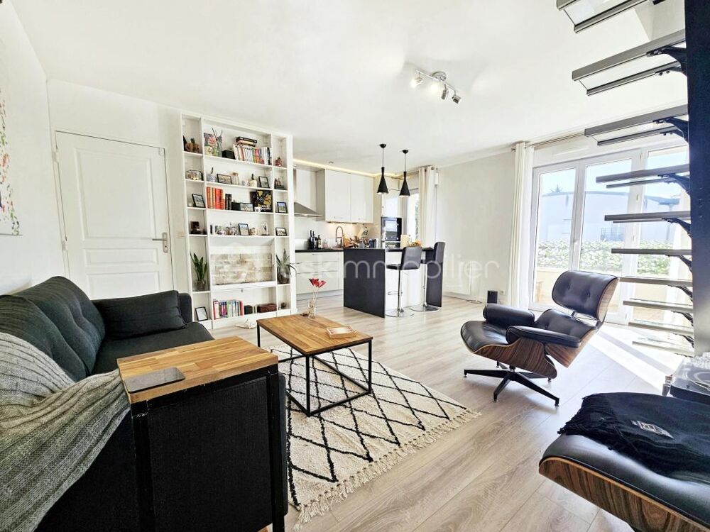 Duplex dernier étage avec terrasse sans vis à vis