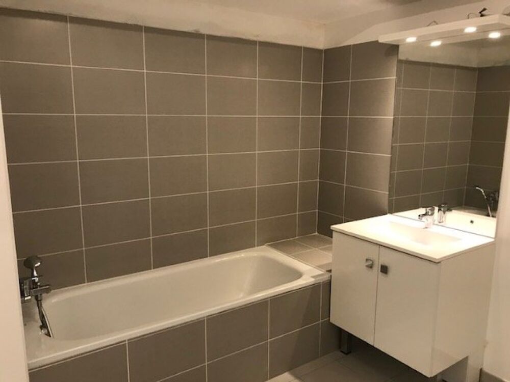 Location Appartement Appartement T3 avec balcon et garage à Lyon 7 Lyon 7