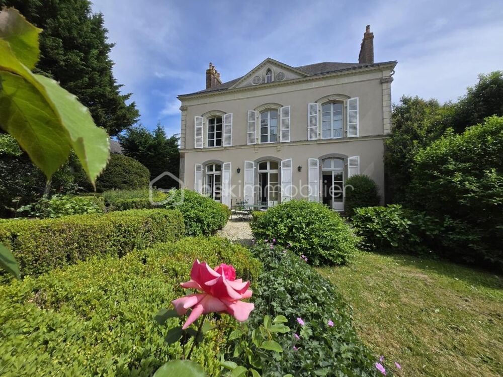 5 min Evron, maison de maître avec jardin paysagé