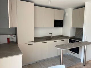 Appartement à louer 3 pièces 64 m²