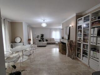  Villa à vendre 8 pièces 284 m²