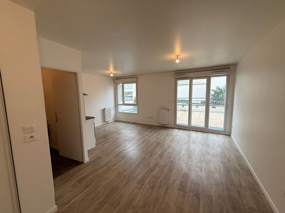 Vente Appartement Charmant studio refait à neuf avec terrasse et parking – Éragny-sur-Oise (rue des Charmilles) Eragny