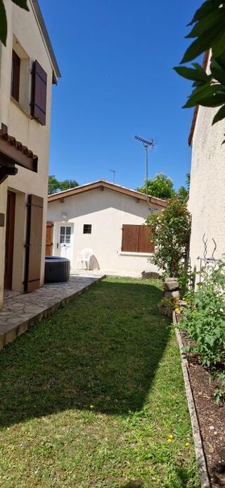  Appartement à louer 1 pièce 28 m²