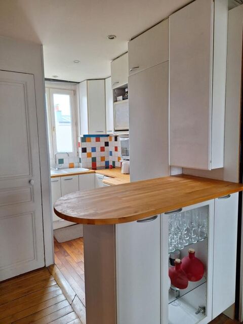   2 pi�ces lumineux avec balcon, vue sur Sacr�-C�ur Appartement - 2 pi�ce(s) - 48 m�