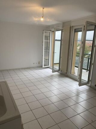  Appartement à louer 1 pièce 34 m²